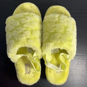 UGG Fluff Yeah Poppy Slipper